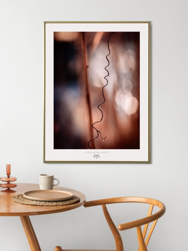 Plakat Burgundia Radość Nadziei -Fine Art Fotografia - Joanna Musiał-Janicka, musialjanicka.art (11) Dekoracja ścienna w stylu Japandi z inspirowaną naturą fotografią w głębokich, ziemistych odcieniach czerwieni