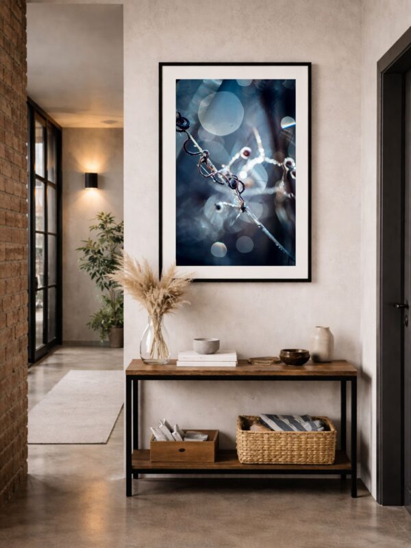 Gallery-Quality Canvas - Hope & Freedom: Skręcone gałęzie i wybuchy światła tworzą opowieść o wolności i zabawie, wiernie odtworzoną na płótnie dla kolekcjonerów.